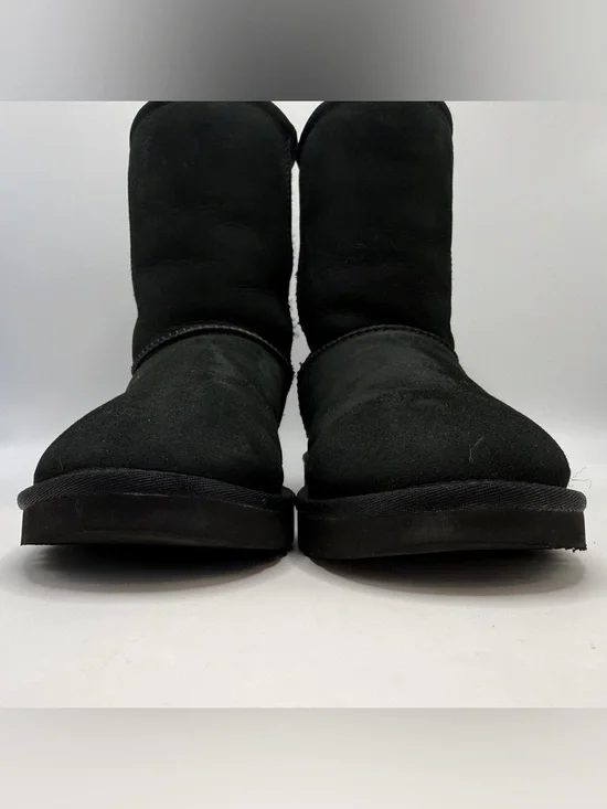 UGG Classic Short II Black Sheepskin Boots Women Size 7US - Picture 6 of 10